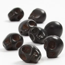 Howlite-helmet